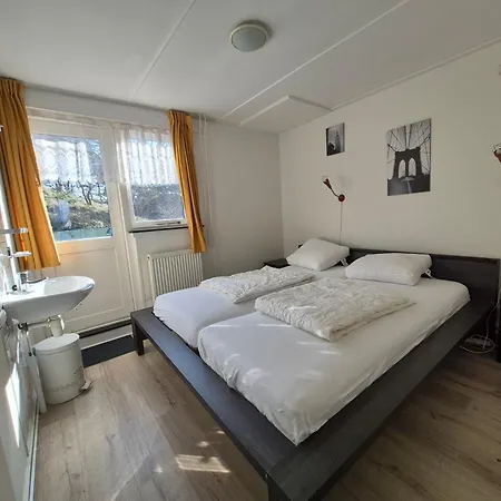 De Groten Zes Tatil Evi